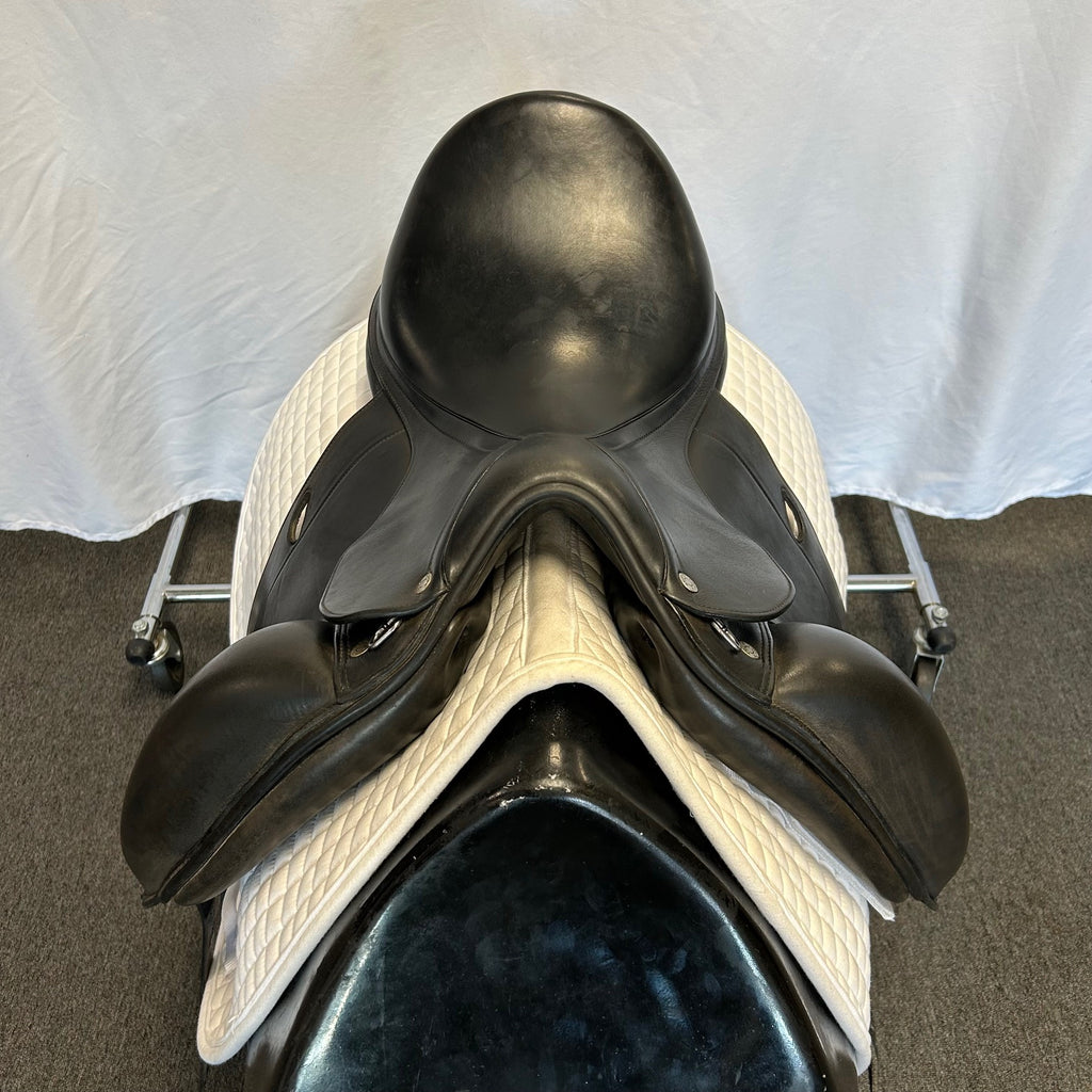 Used Equipe Emporio 17" Monoflap Dressage Saddle