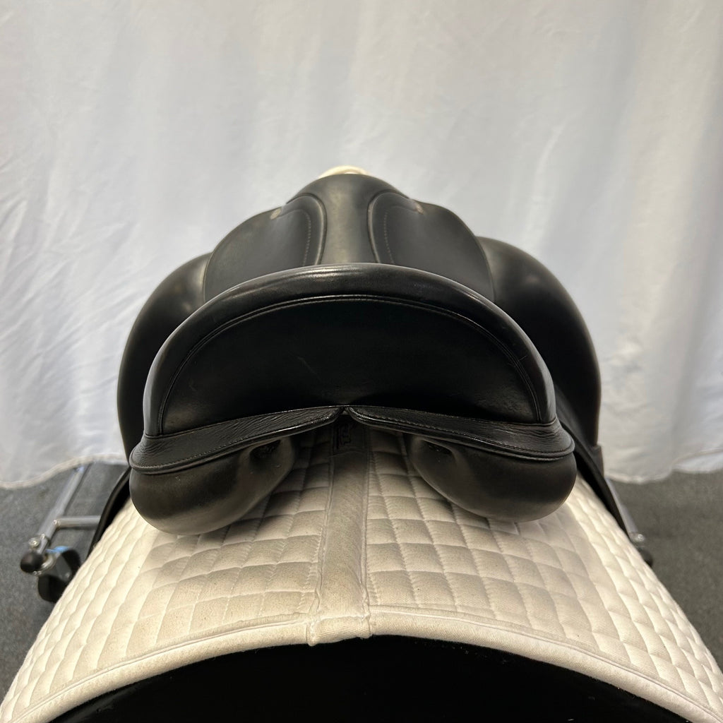 Used Equipe Emporio 17" Monoflap Dressage Saddle