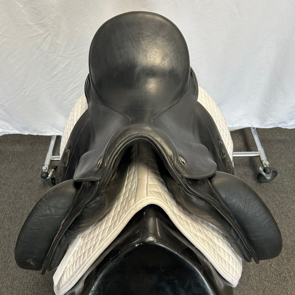 Used Hennig Sofa 18" Dressage Saddle