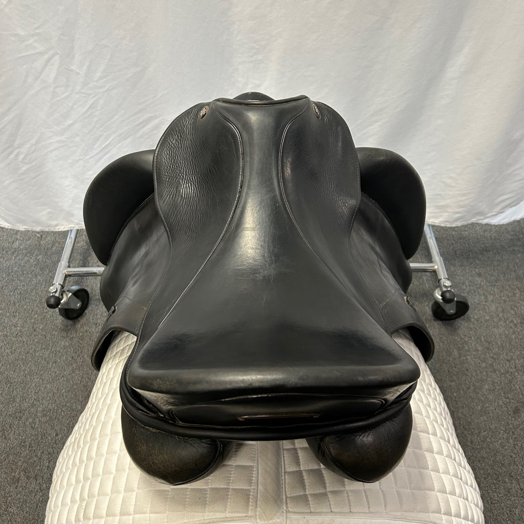 Used Hennig Sofa 18" Dressage Saddle