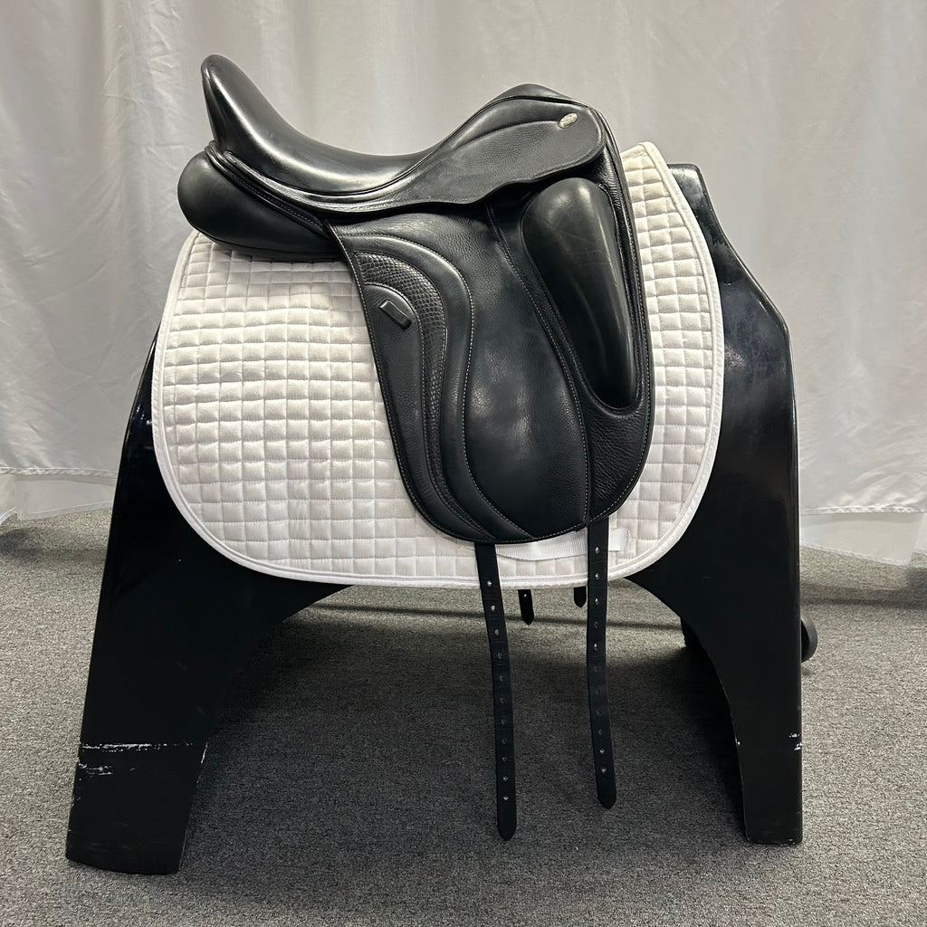 HOLD: Used Fairfax Elias 17.5" Dressage Saddle