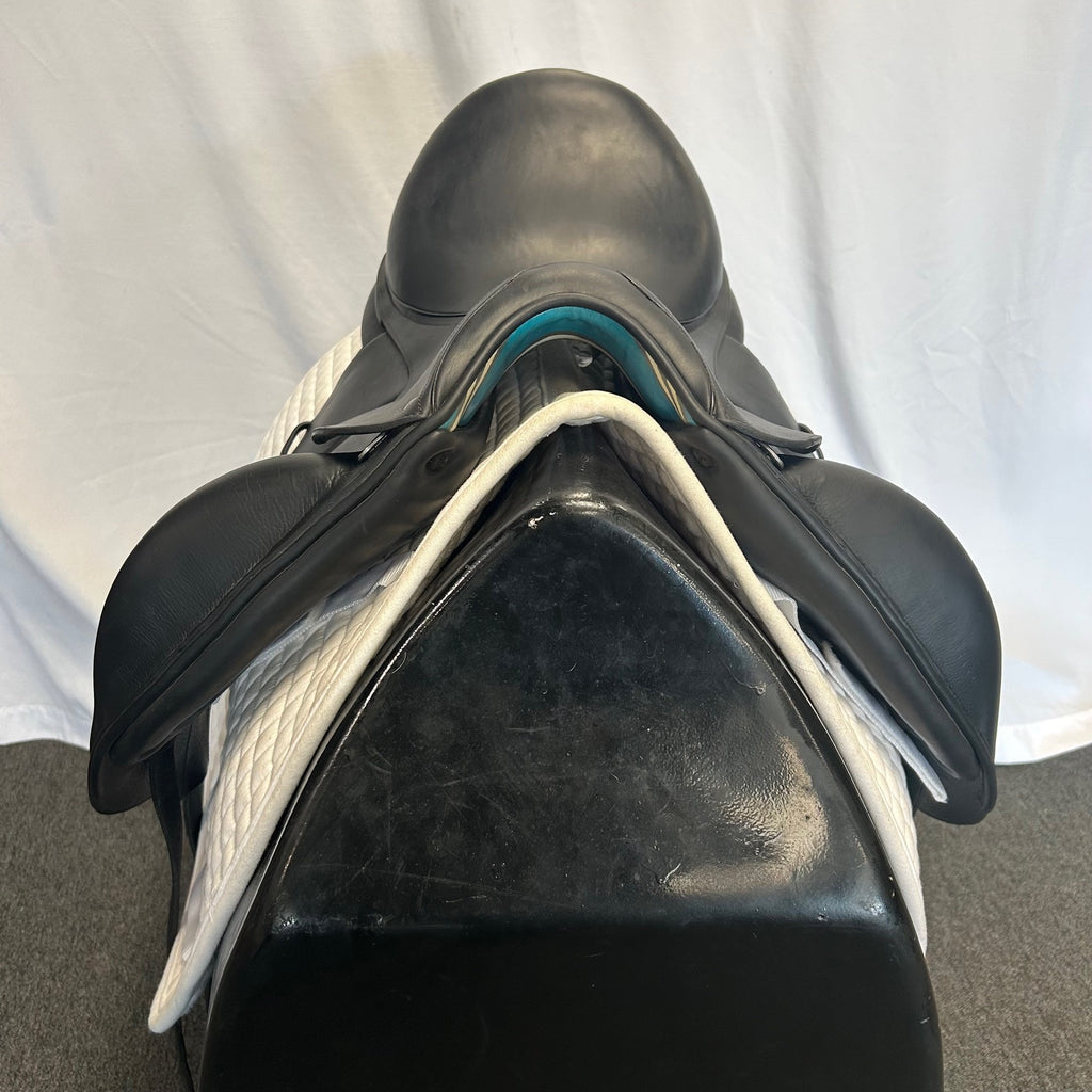 Used Voltaire Adelaide 17" Monoflap Dressage Saddle