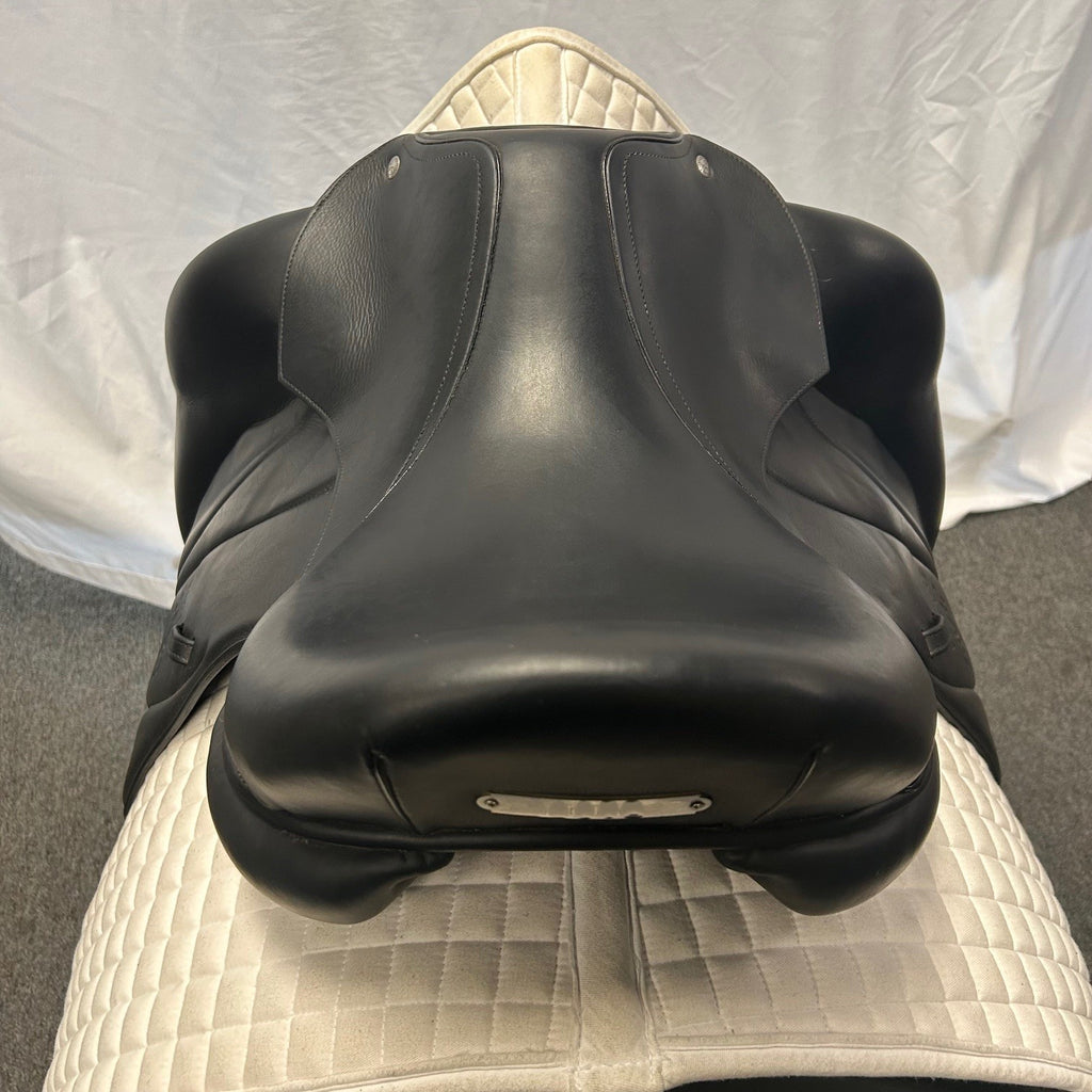 Used Voltaire Adelaide 17" Monoflap Dressage Saddle