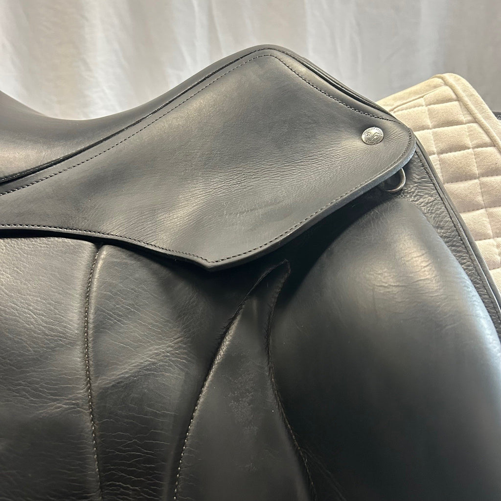 Used Voltaire Adelaide 17" Monoflap Dressage Saddle