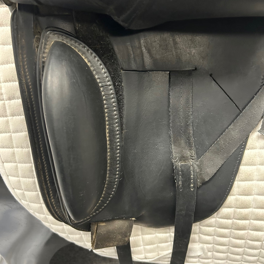 Used Schleese Triumph 17.5" Dressage Saddle
