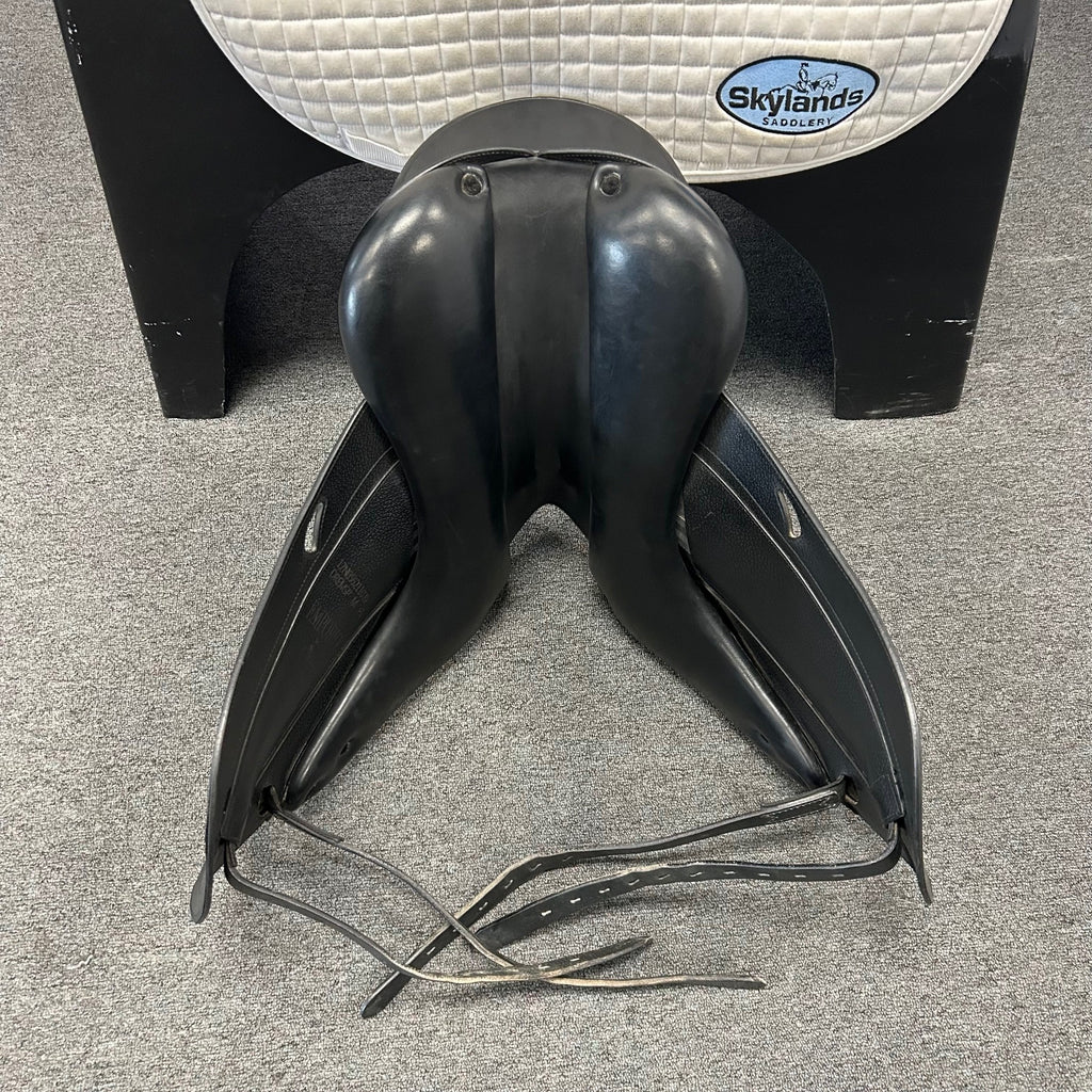 Used Equipe Emporio 17" Monoflap Dressage Saddle