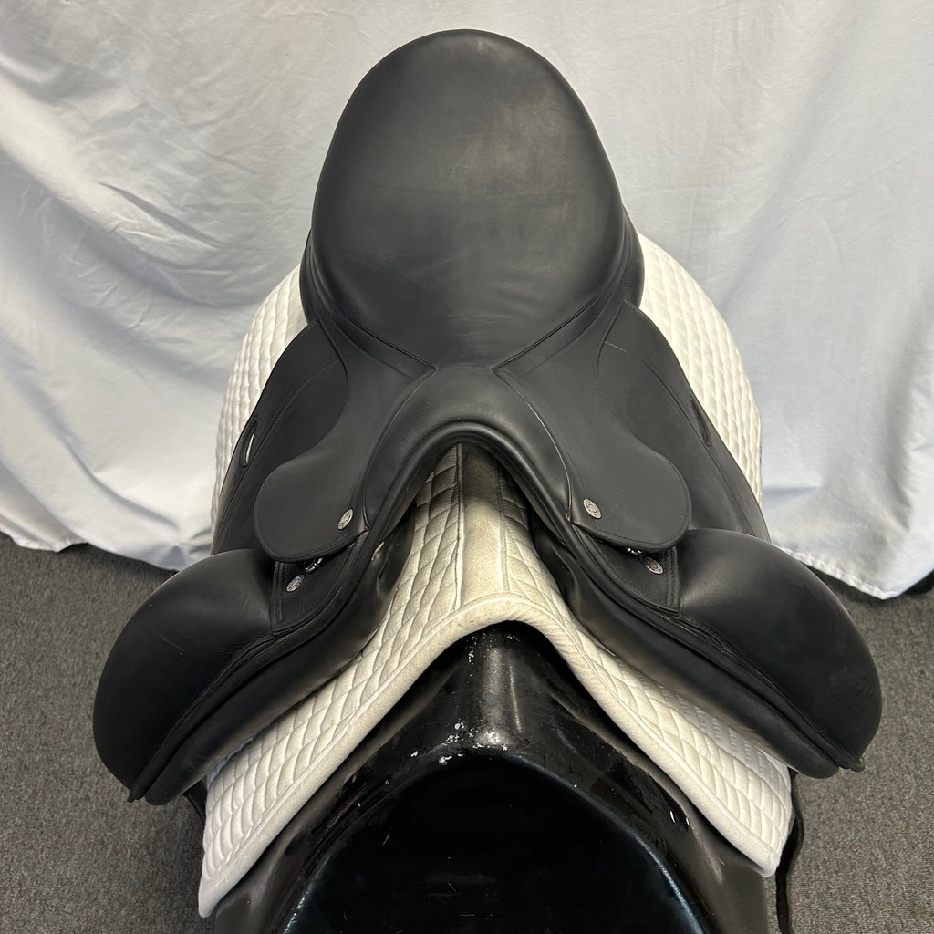 Used Equipe Emporio 17" Monoflap Dressage Saddle