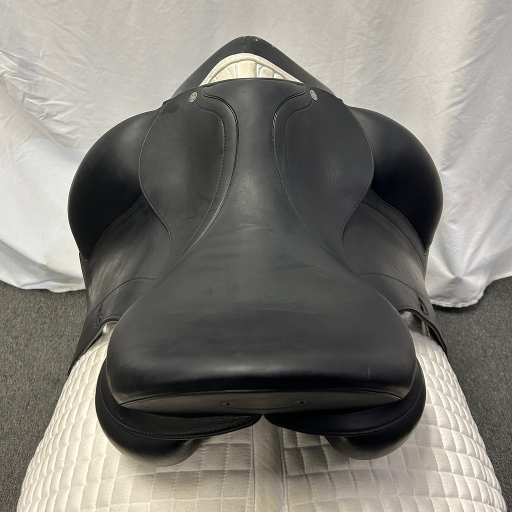 Used Equipe Emporio 17" Monoflap Dressage Saddle