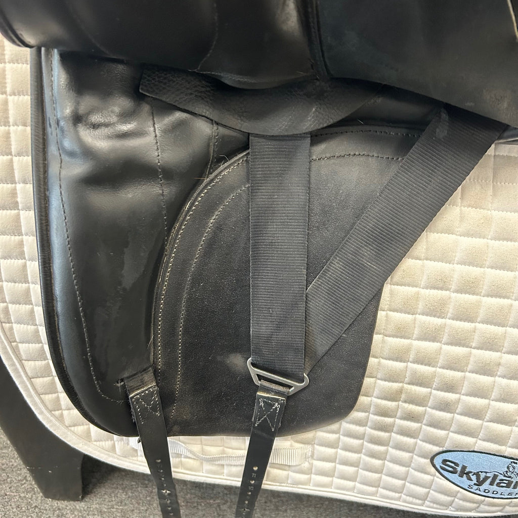 Used Custom Signature Wolfgang Solo 17.5" Dressage Saddle