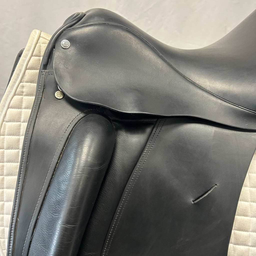 Used Custom Signature Wolfgang Solo 17.5" Dressage Saddle