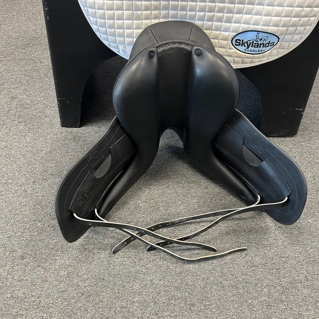 Used Childeric DSP Monoflap 16.5" Dressage Saddle