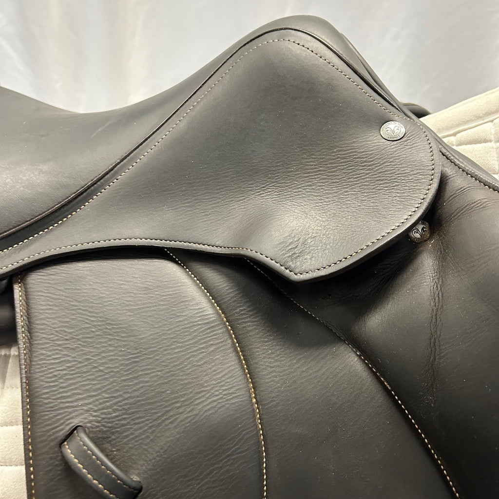 Used Voltaire Stuttgart 17.5" Jump Saddle