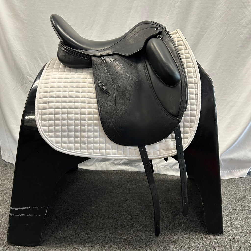 Used Veritas Figuro 17.5" Dressage Saddle