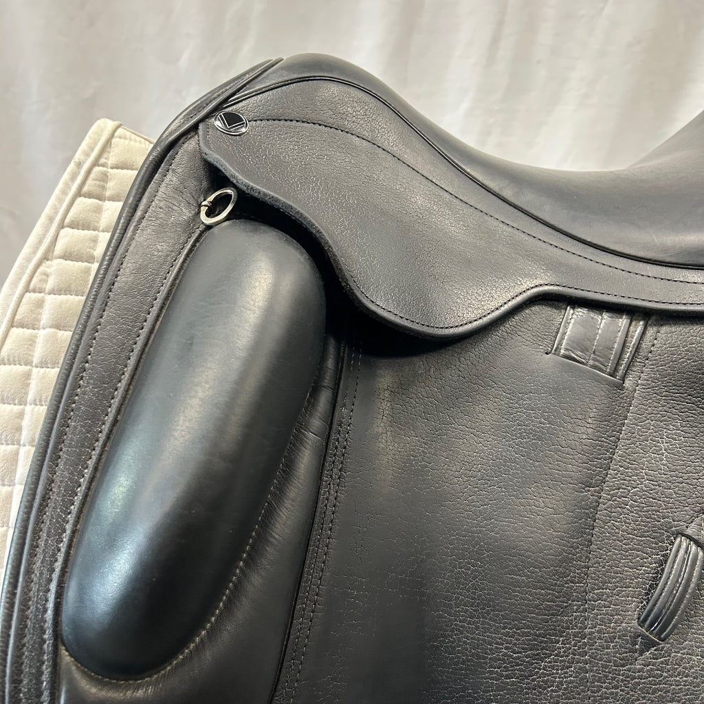 Used Veritas Figuro 17.5" Dressage Saddle