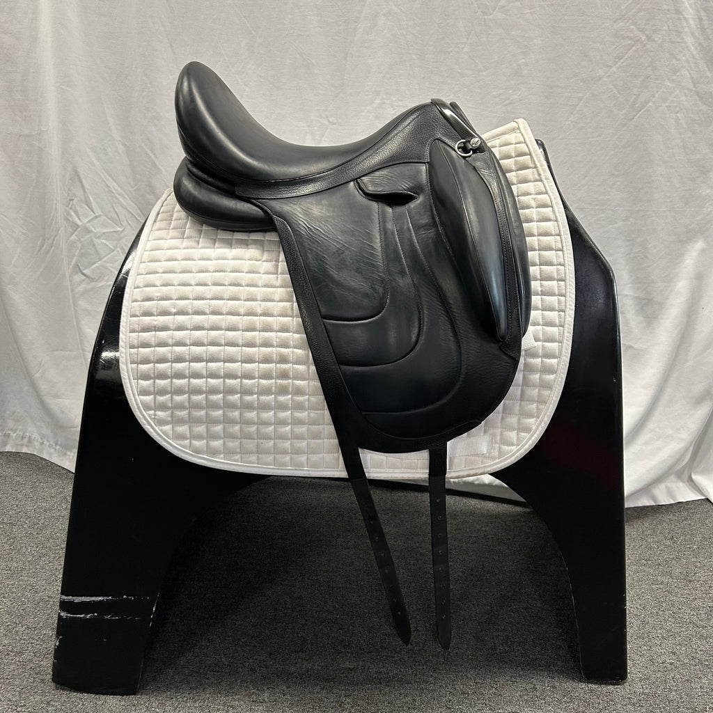 Used Devoucoux Makila Harmonie S 17.5" Monoflap Dressage Saddle