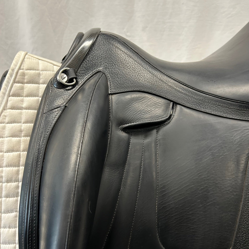 Used Devoucoux Makila Harmonie S 17.5" Monoflap Dressage Saddle