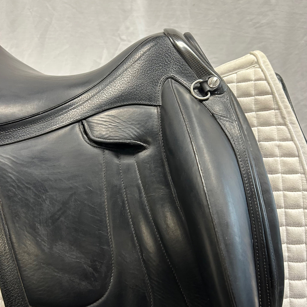 Used Devoucoux Makila Harmonie S 17.5" Monoflap Dressage Saddle