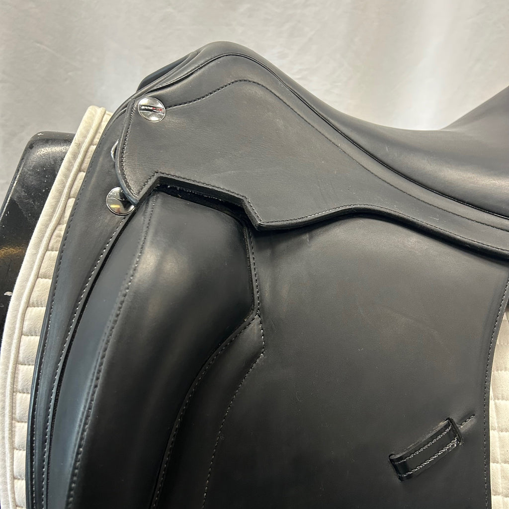 Used Erreplus Vittoria 18" Monoflap Dressage Saddle
