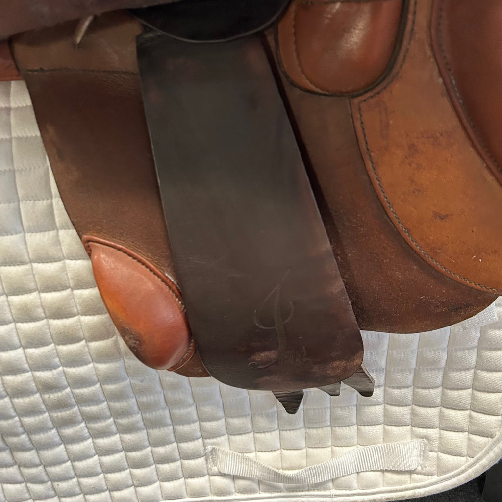 Used Schleese Jete 16.5" Jump Saddle