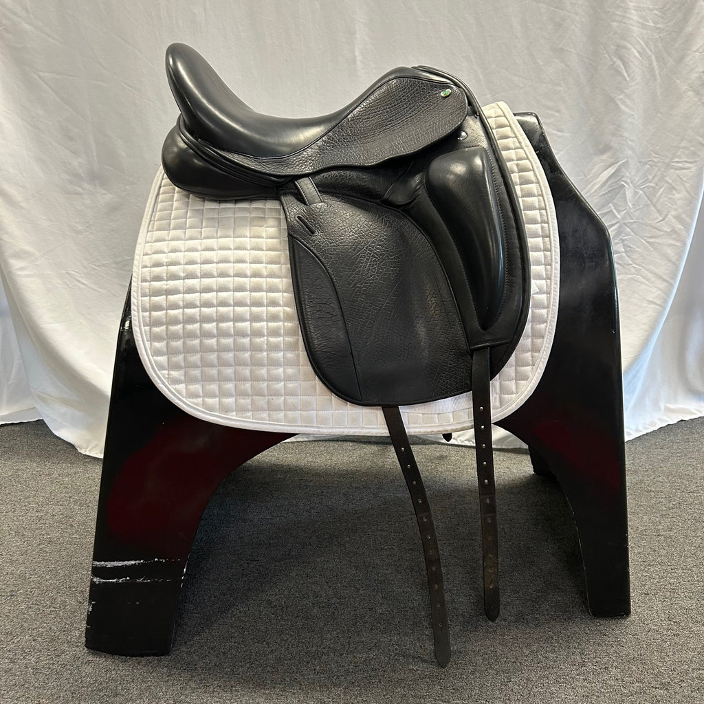 Used Täkt by Frank Baines Saddlery TSD-10 17" Dressage Saddle