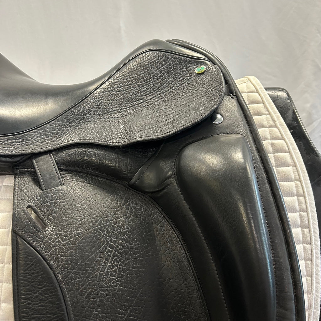 Used Täkt by Frank Baines Saddlery TSD-10 17" Dressage Saddle