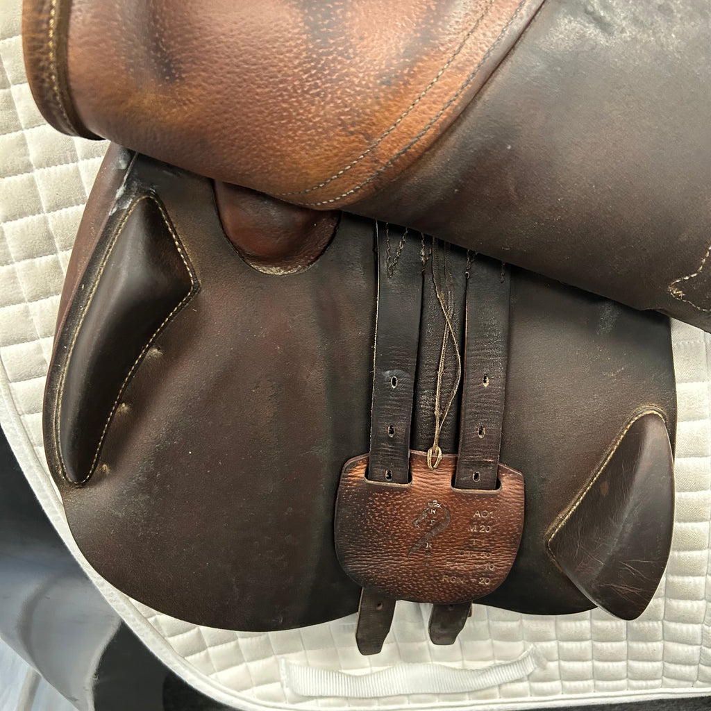 Used Antares Confort 17.5" Jump Saddle