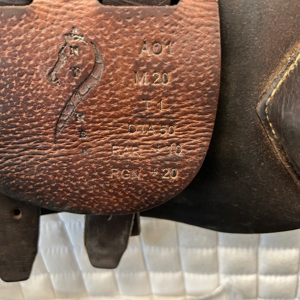 Used Antares Confort 17.5" Jump Saddle