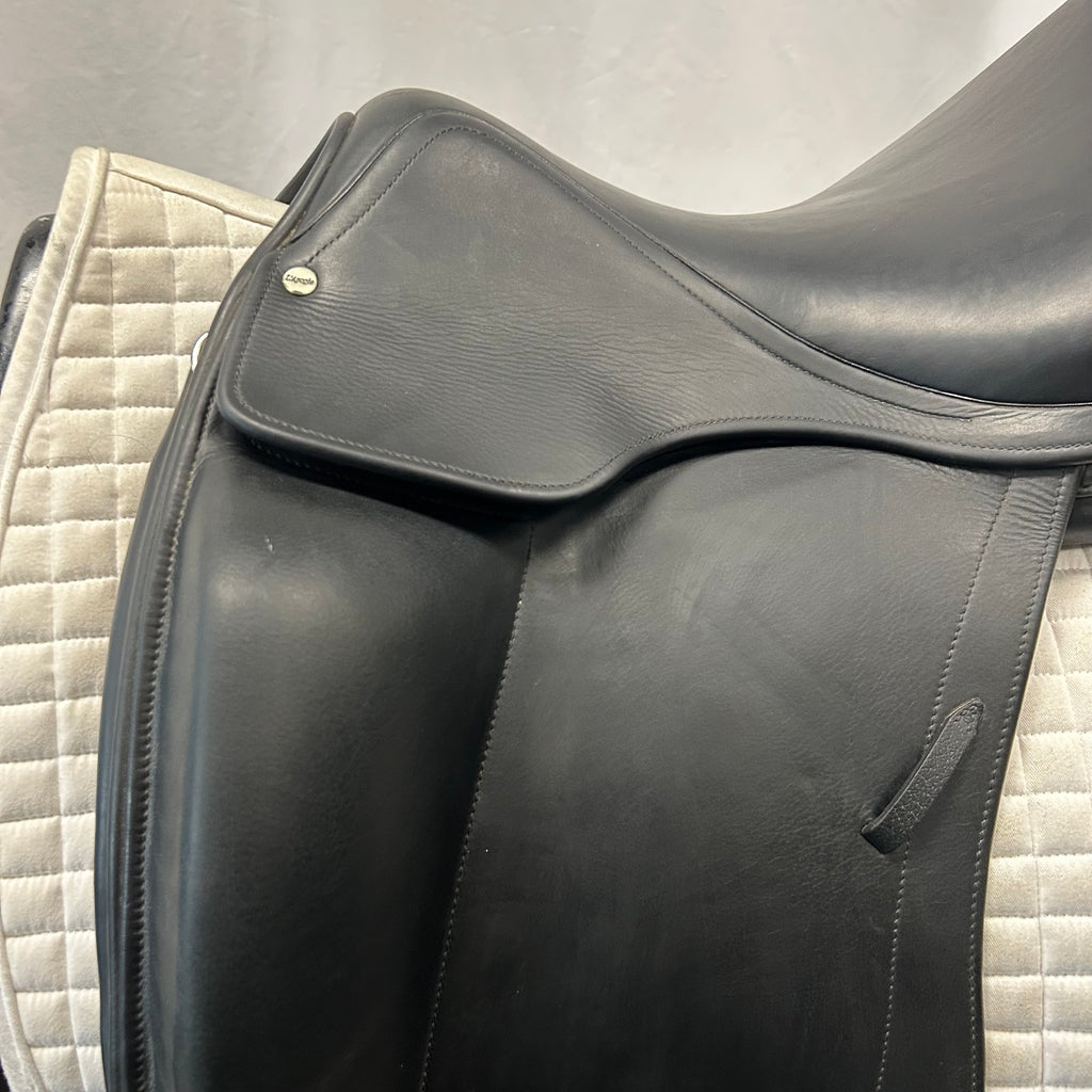 Used L'Apogee 17.5" DL Dressage Saddle