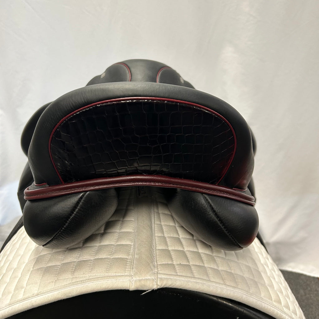 Used Custom Saddlery Wolfgang Omni Monoflap 17" Dressage Saddle