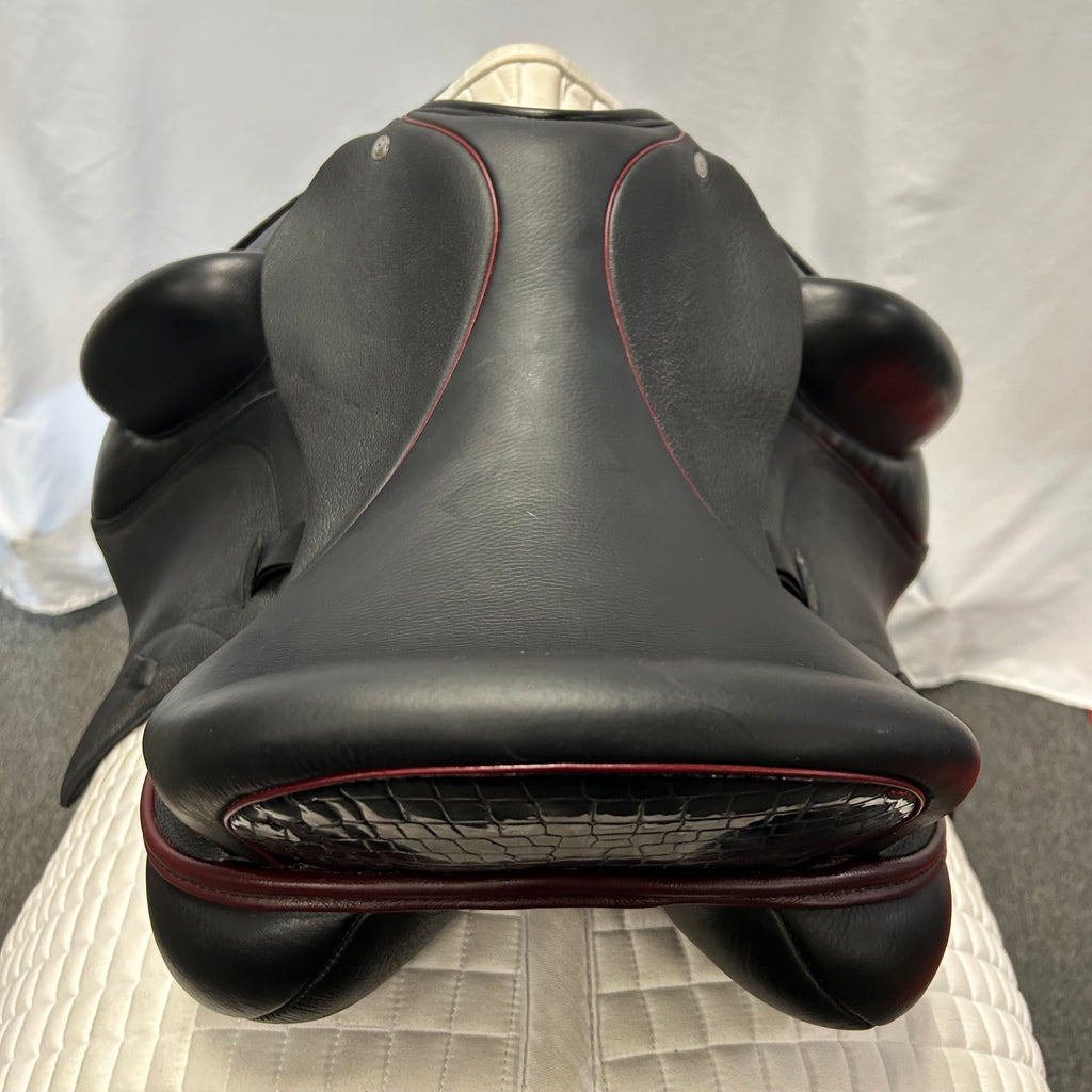 Used Custom Saddlery Wolfgang Omni Monoflap 17" Dressage Saddle