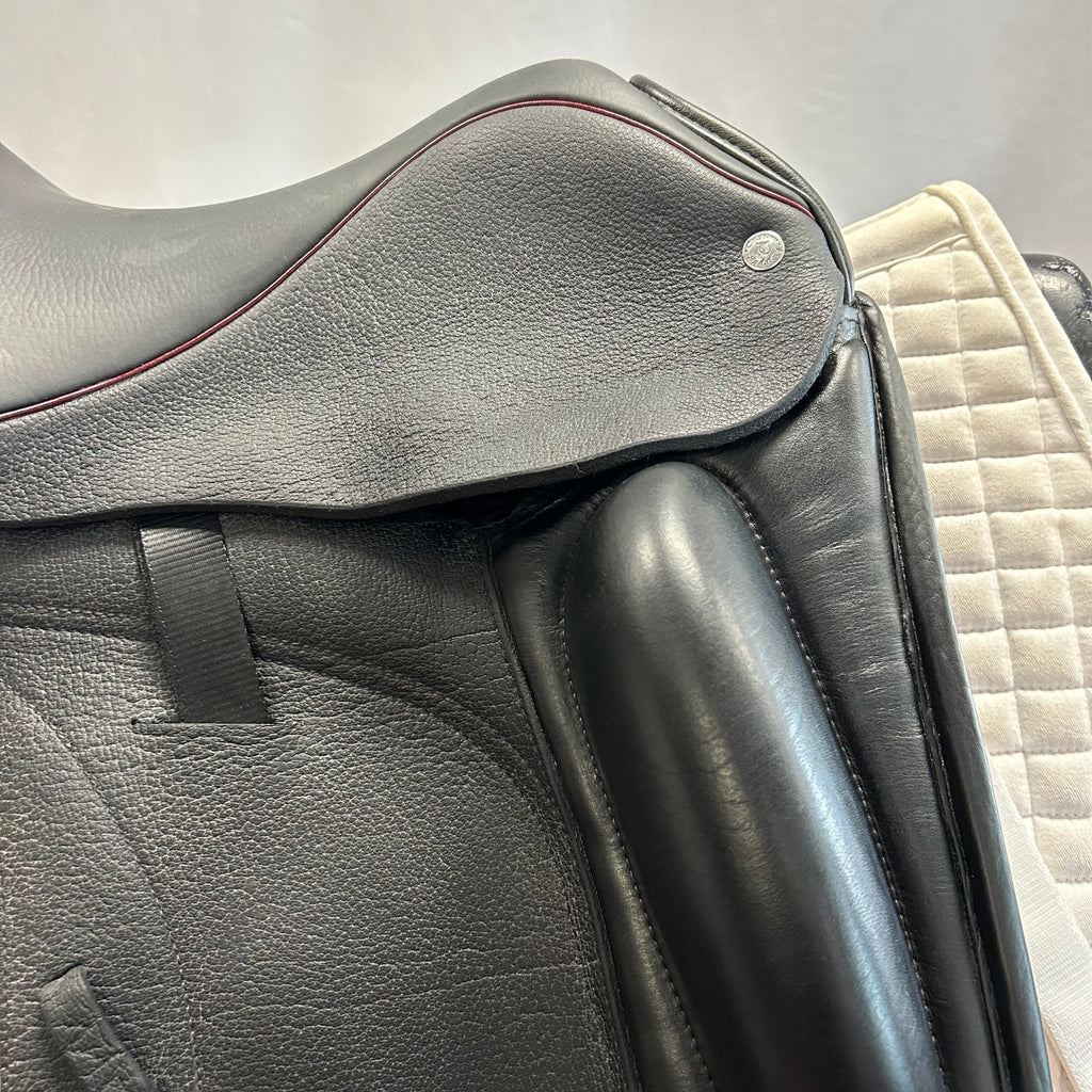 Used Custom Saddlery Wolfgang Omni Monoflap 17" Dressage Saddle
