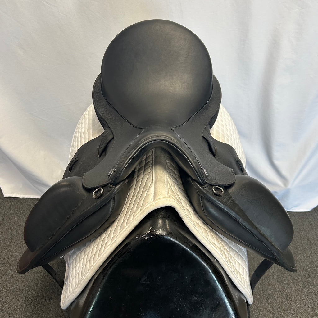Used Veritas Novus 17.5" Dressage Saddle