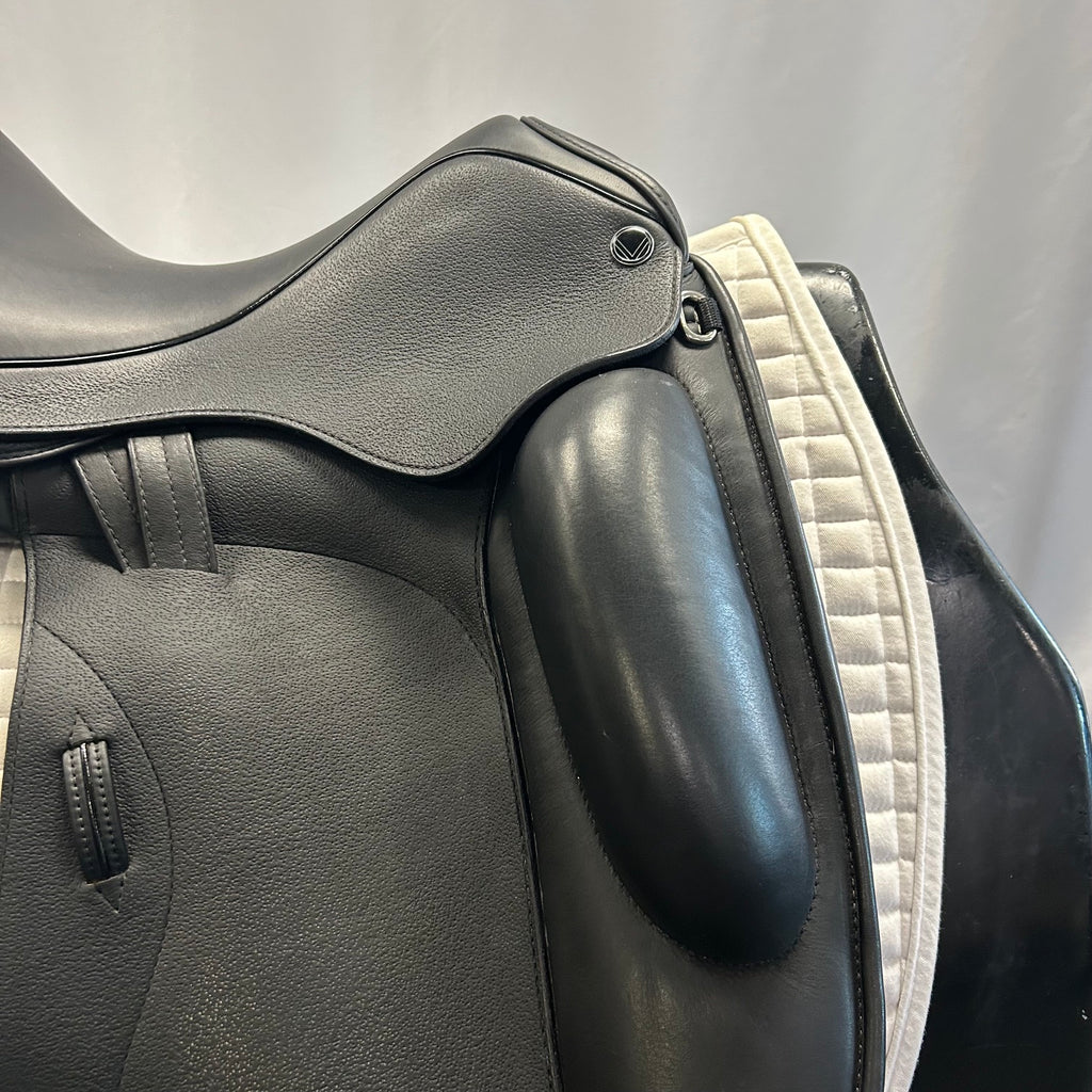 Used Veritas Novus 17.5" Dressage Saddle