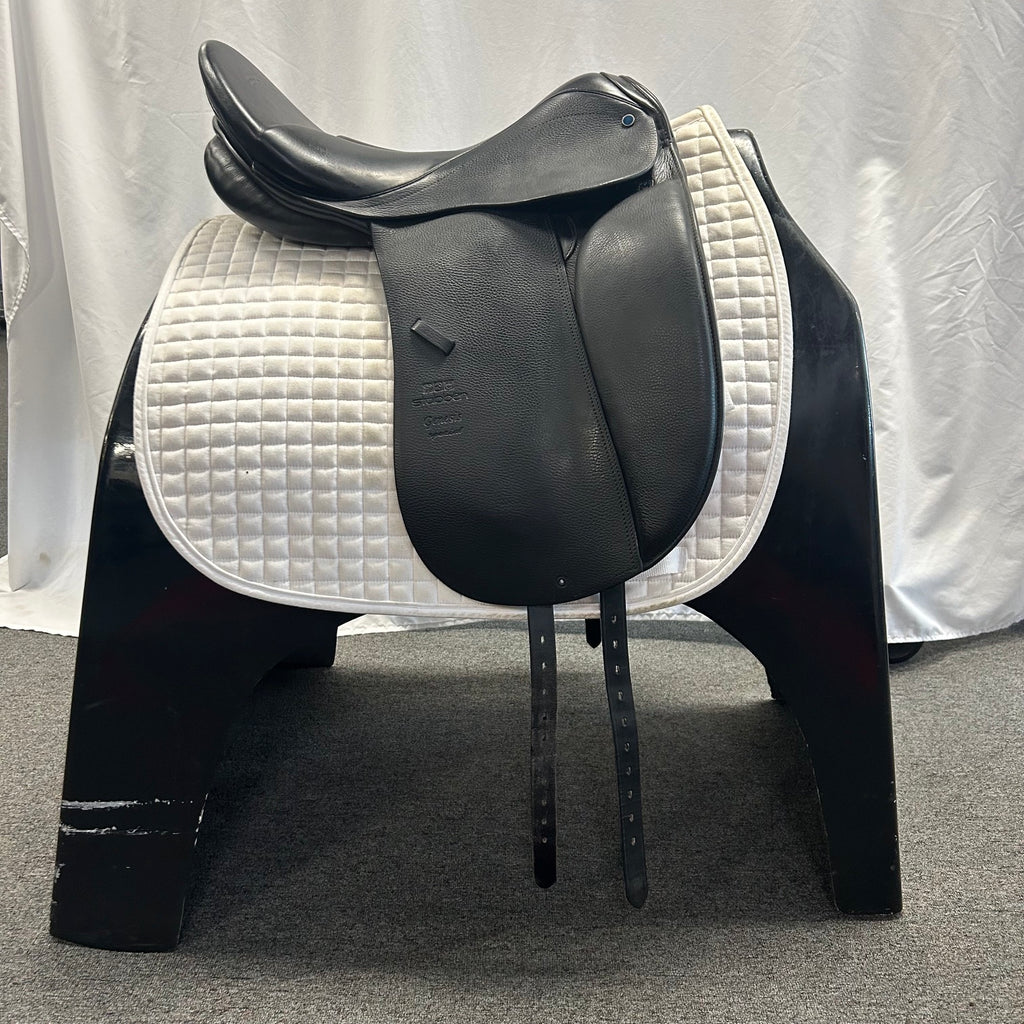 Used Stubben Genesis Special 18"/31cm Dressage Saddle