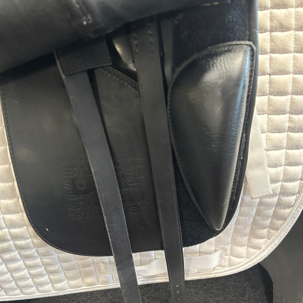 Used Stubben Genesis Special 18"/31cm Dressage Saddle