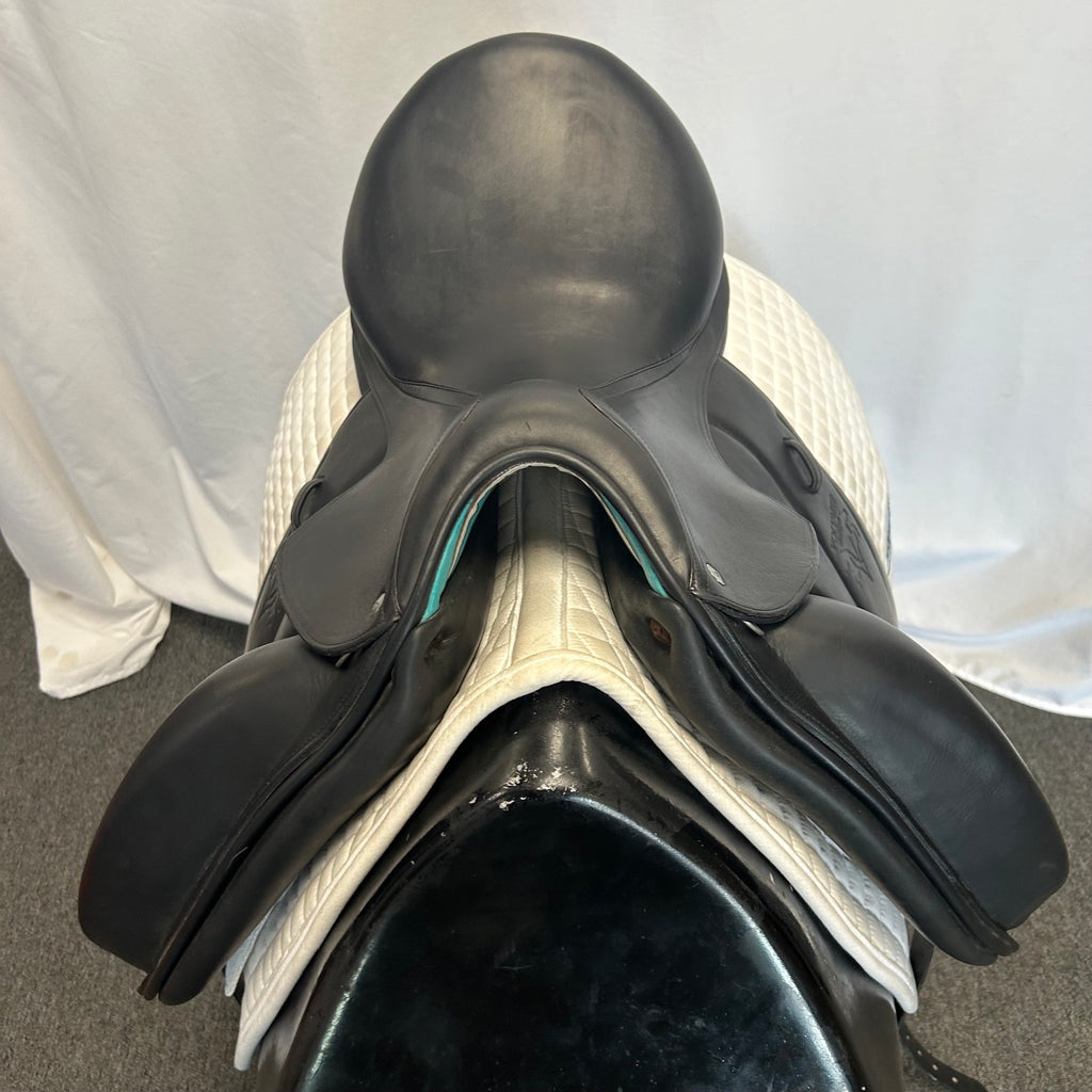 Used Voltaire Adelaide 18" Monoflap Dressage Saddle