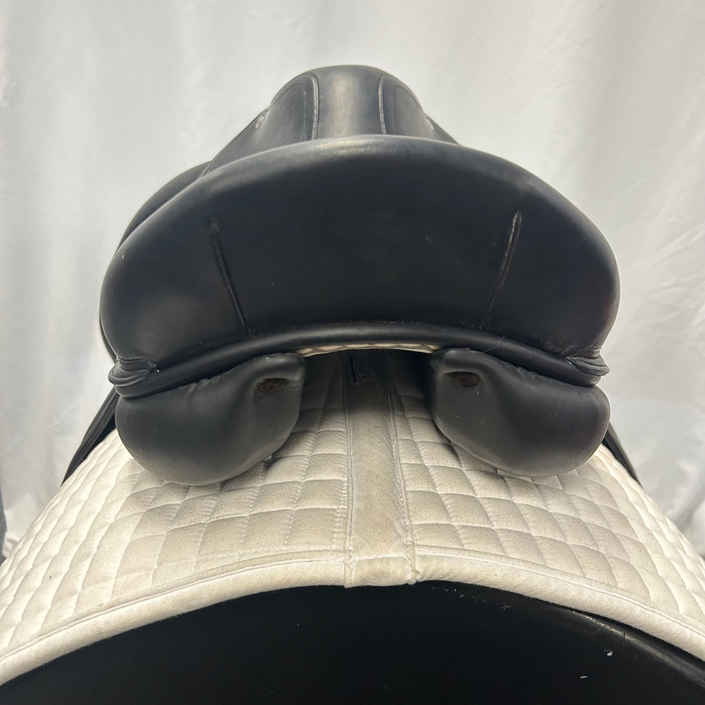 Used Voltaire Adelaide 18" Monoflap Dressage Saddle
