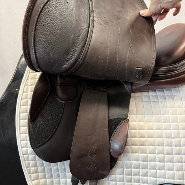 Used Schleese Jete 16.5" Jump Saddle