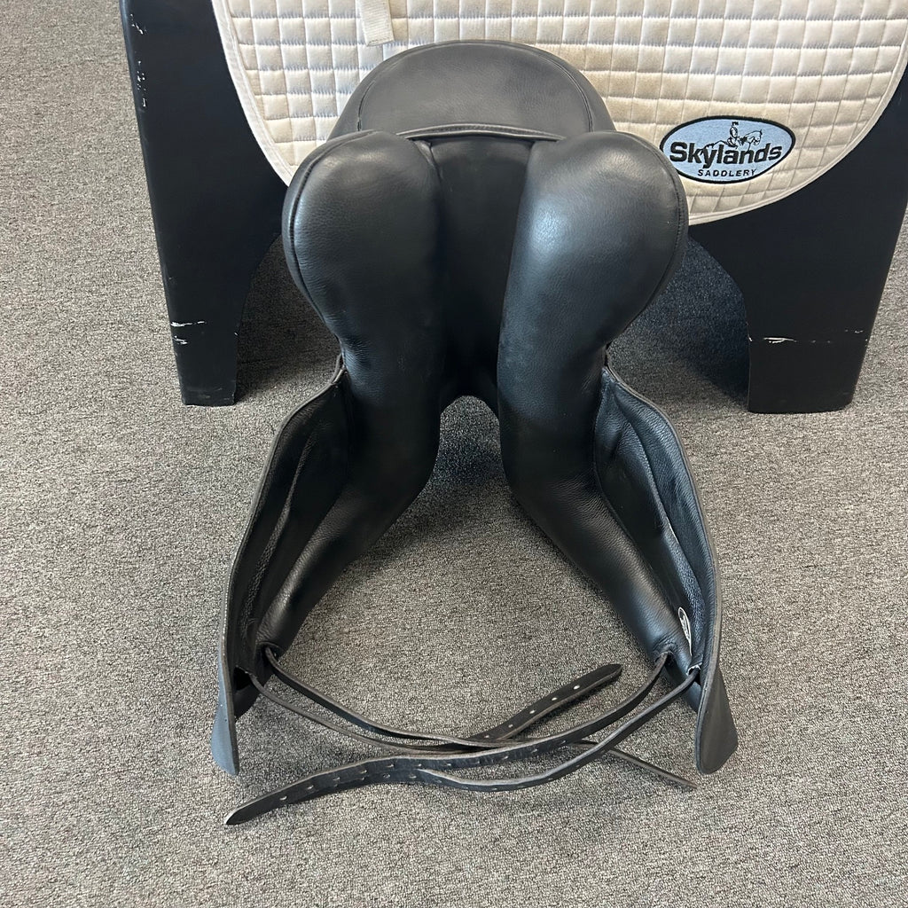 Used Custom Saddlery Wolfgang Omni Monoflap 18" Dressage Saddle
