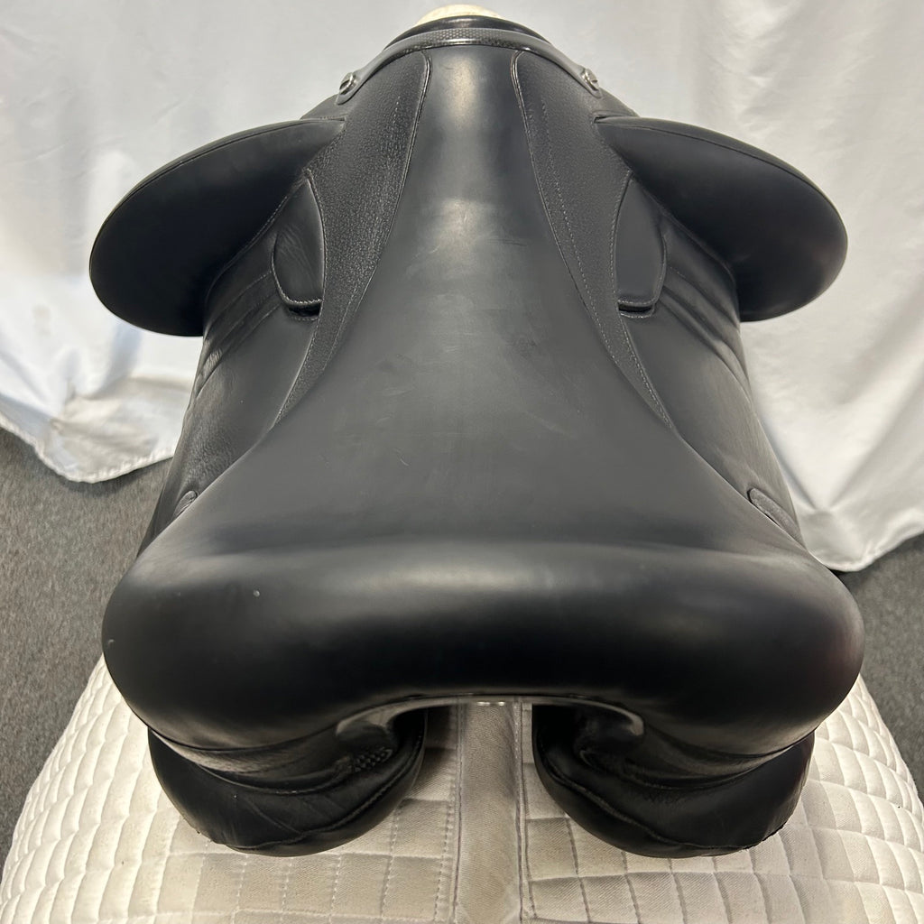 Used Devoucoux Makila Harmonie S 18.5" Monoflap Dressage Saddle