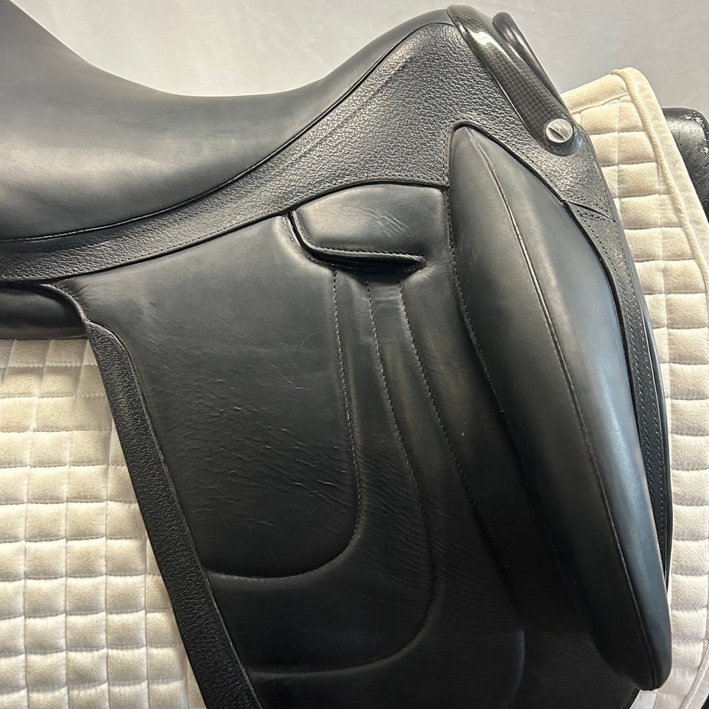 Used Devoucoux Makila Harmonie S 18.5" Monoflap Dressage Saddle