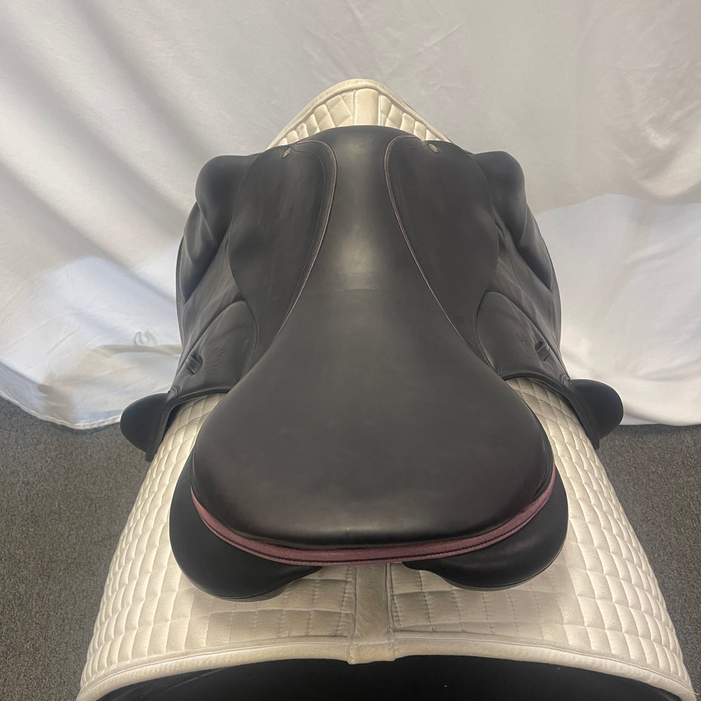 Used Devoucoux Chiberta O 18" Jump Saddle
