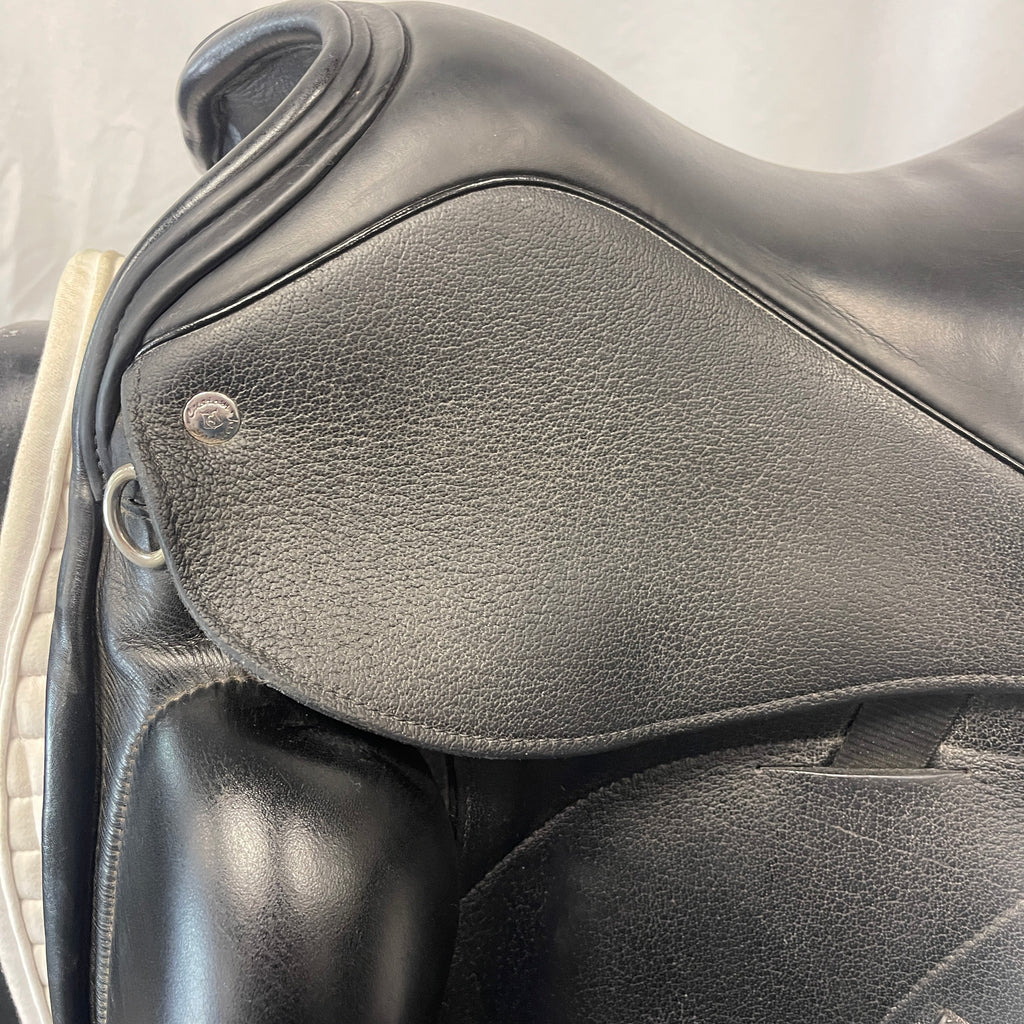Used Custom Icon Alpha 18" Monoflap Dressage Saddle