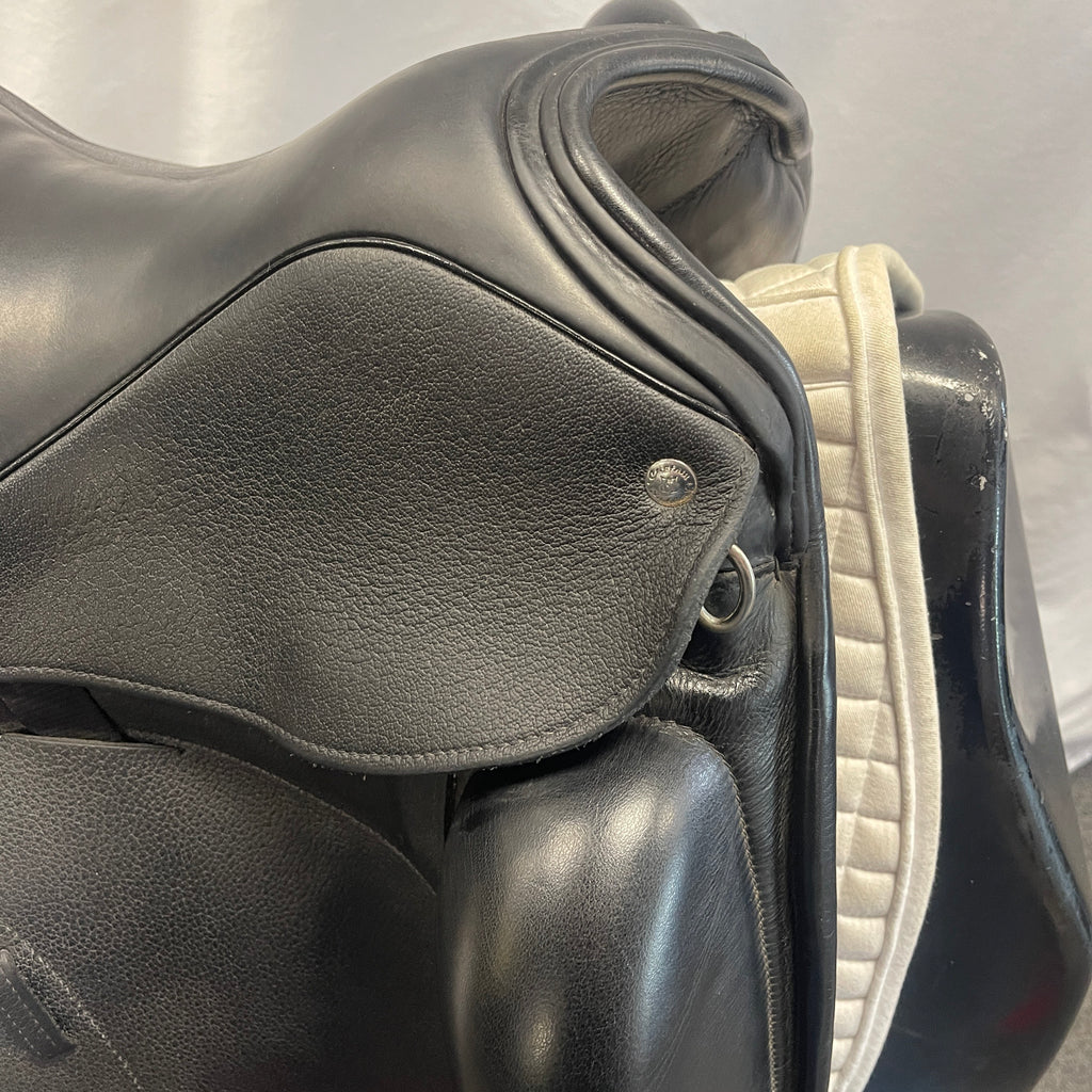 Used Custom Icon Alpha 18" Monoflap Dressage Saddle