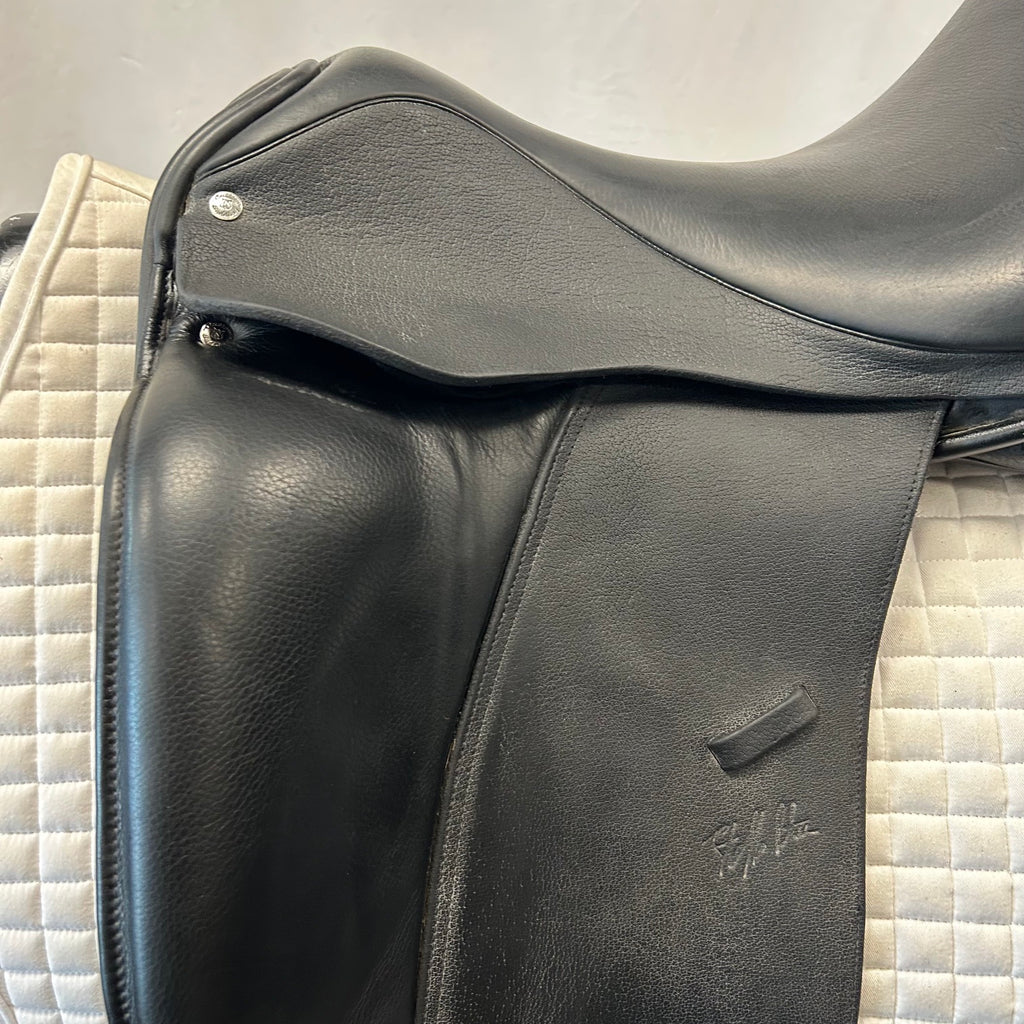 Used Custom Steffen's Advantage M5 18" Dressage Saddle