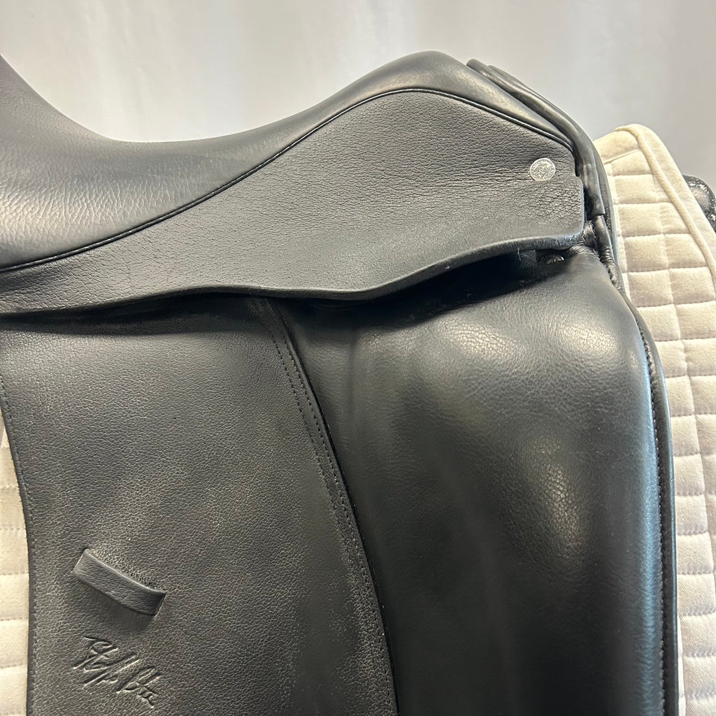 Used Custom Steffen's Advantage M5 18" Dressage Saddle
