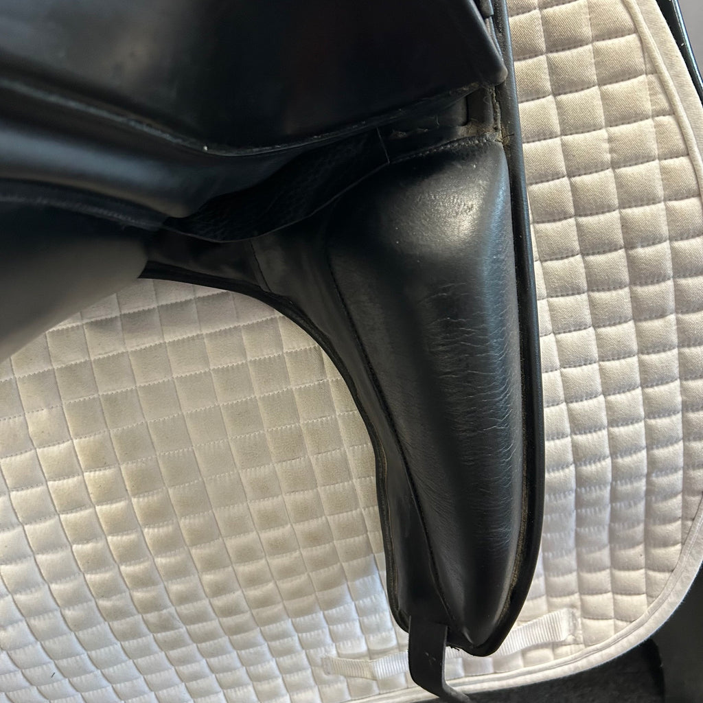 Used Custom Steffen's Advantage M5 18" Dressage Saddle