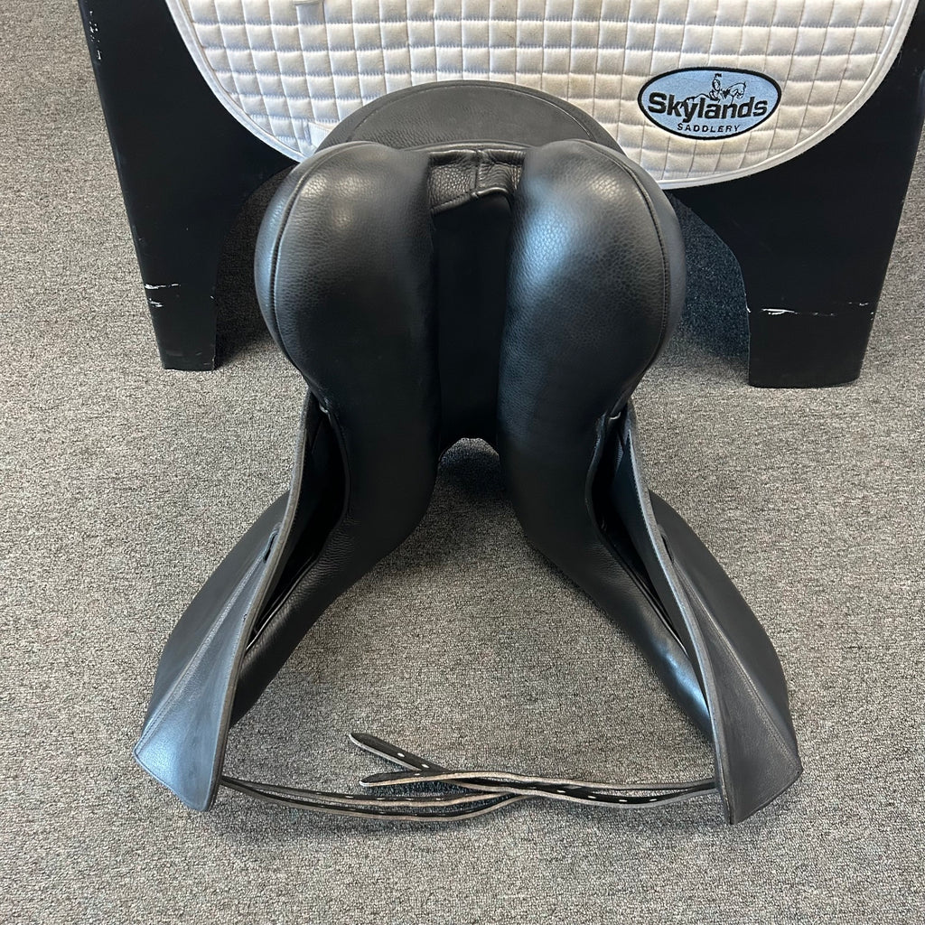 Used Custom Steffen's Advantage M5 18" Dressage Saddle