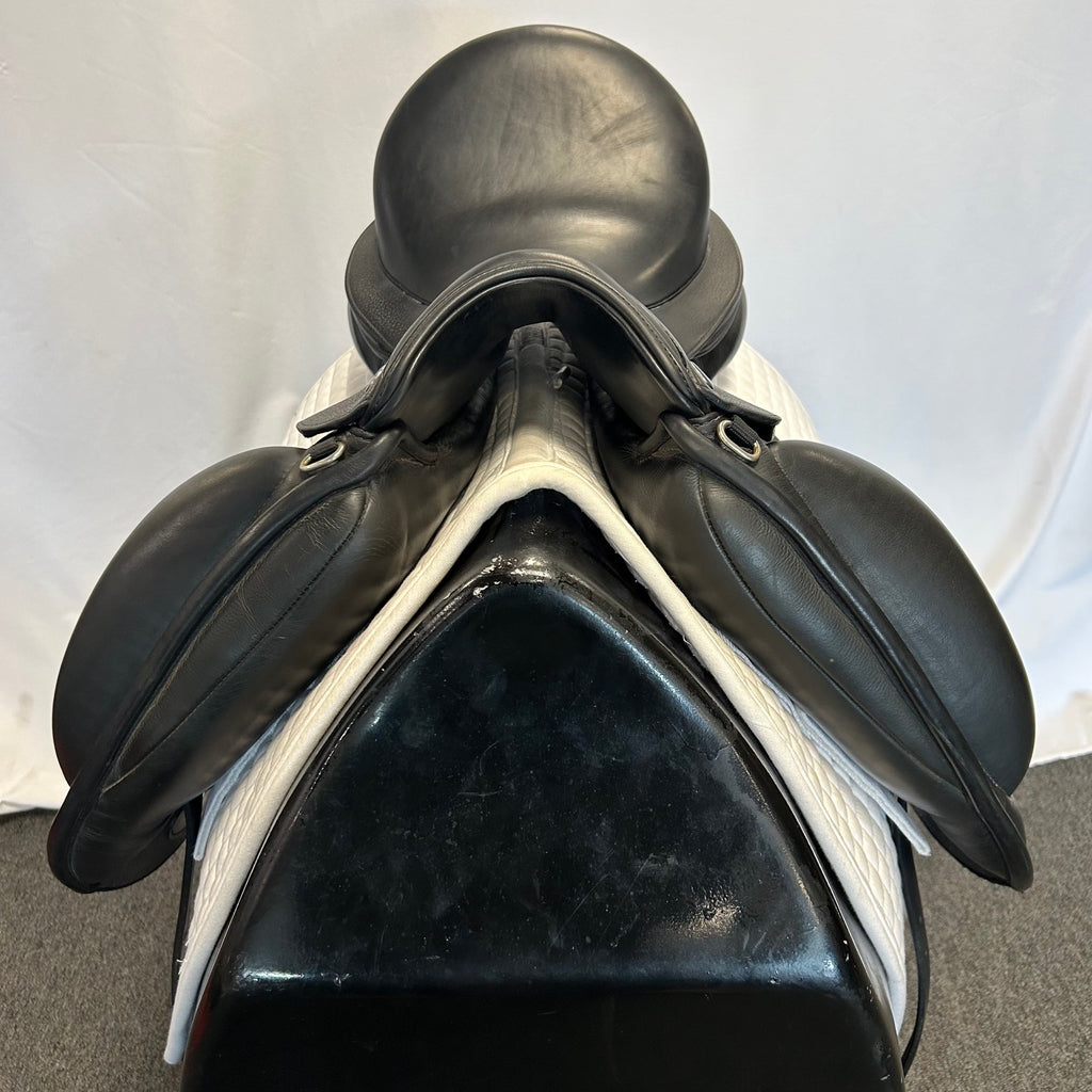 Used Veritas Eximo 18" Dressage Saddle