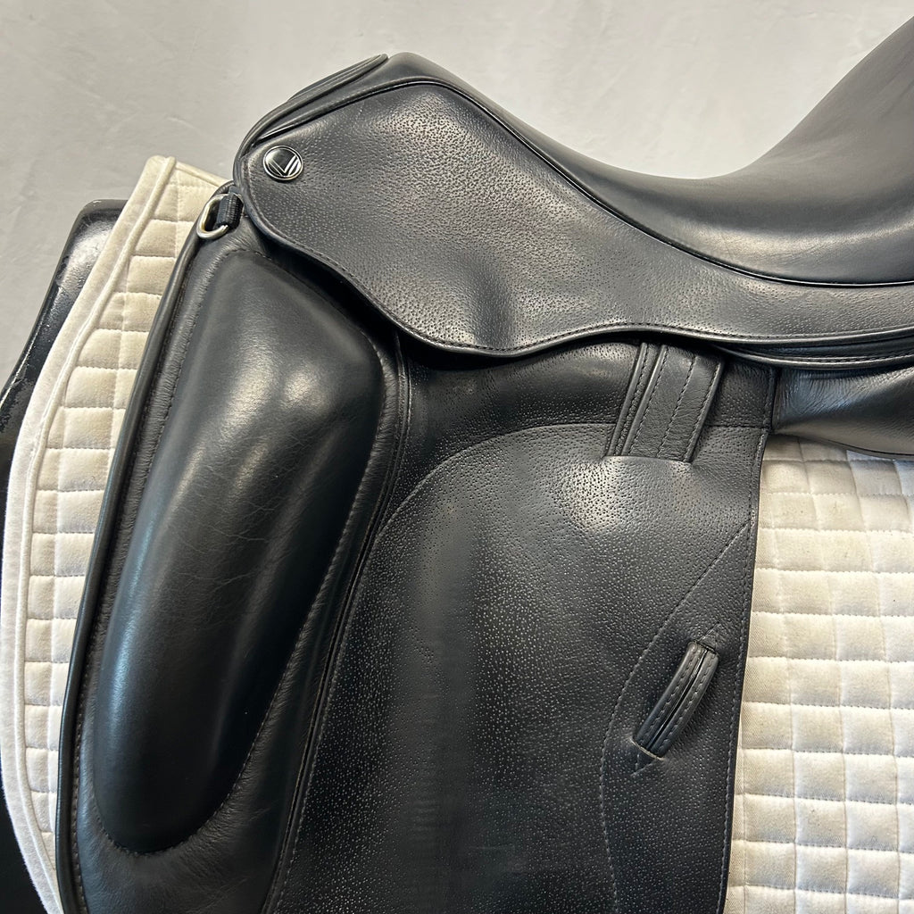 Used Veritas Eximo 18" Dressage Saddle